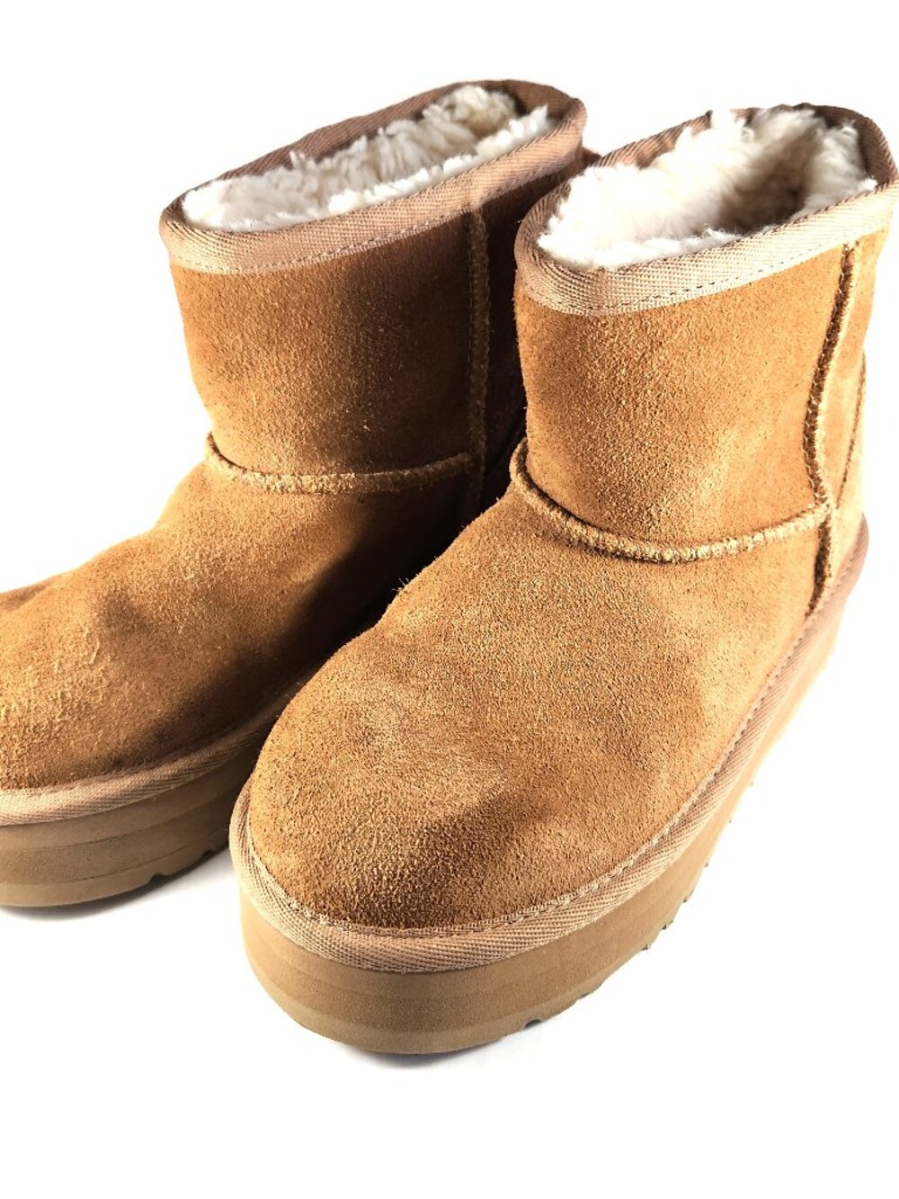 EUC - UGG Classic Mini II Boot Kids Size 1 Sheepskin Chestnut